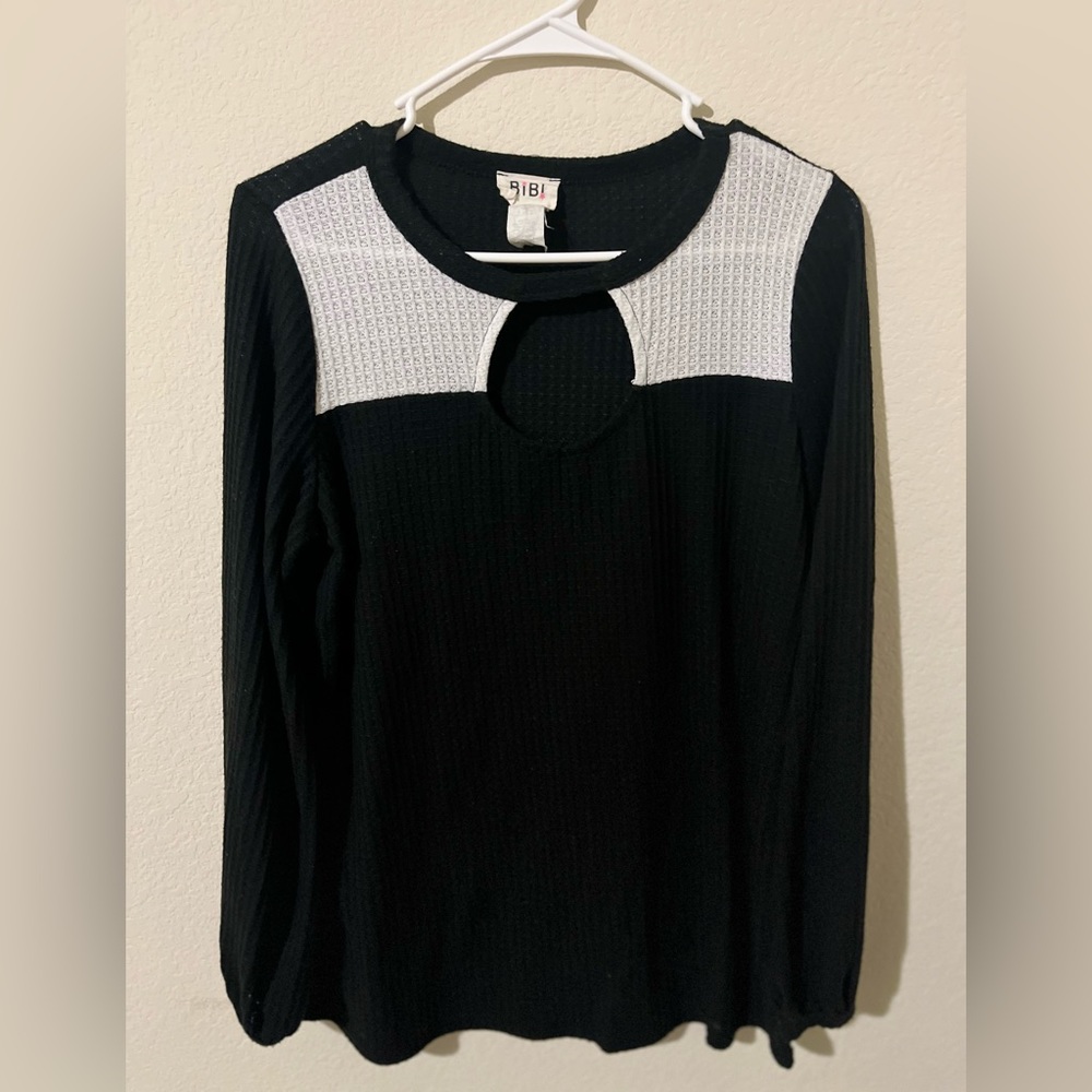 Thin long sleeve sweater